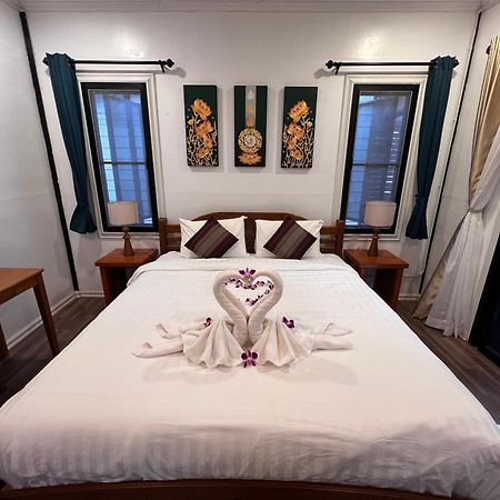 Big Elk Steak House - Homestay Trat Bagian luar foto